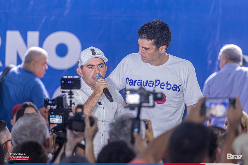 Braz e Helder juntos no palanque para mais obras entregues à Parauapebas (Imagem: Felipe Borges)