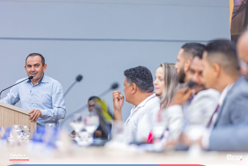 Braz participou de sessão solene que inaugurou 2024 da Câmara Municipal de Parauapebas (Imagem: Felipe Borges)